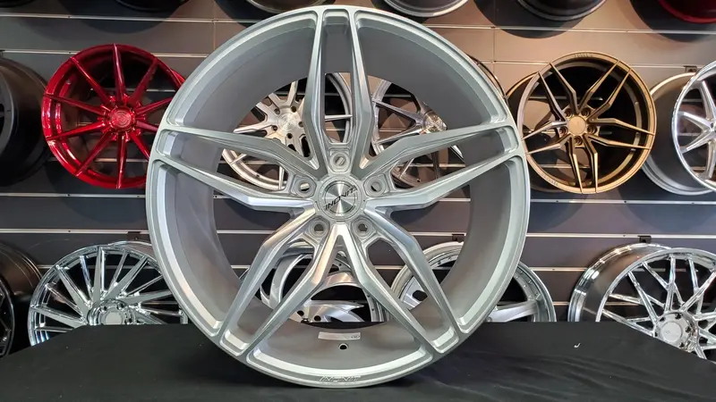 20 Inch 20X10 Inovit Vector Silver Machine Face Satin Bp:5X114. Mustang Ecoboost Wheels 1