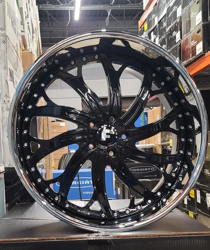 22 Inch Forgiato C2c-2 Black Face Chrome Lip Wheels 22 Staggered Custom Rims Old School Bp: 5X120.7 / 5X4.75 1