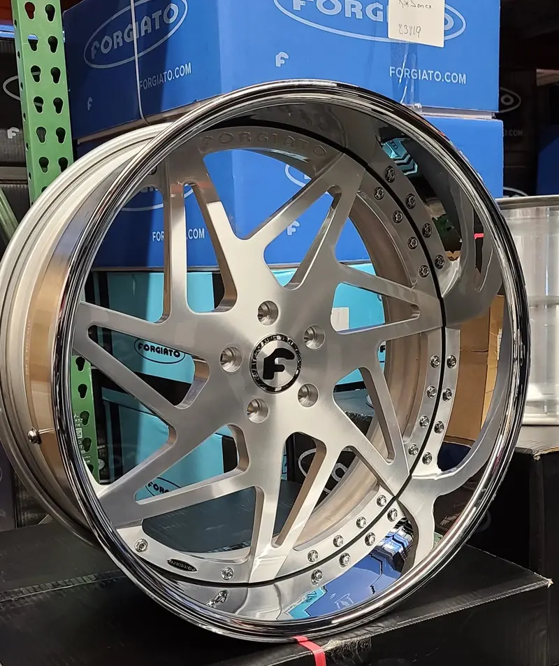 22 Inch Forgiato Finestro Brushed Face Chrome Lip Wheels 22 Staggered Custom Rims Old School Bp: 5X120.7 / 5X4.75 1