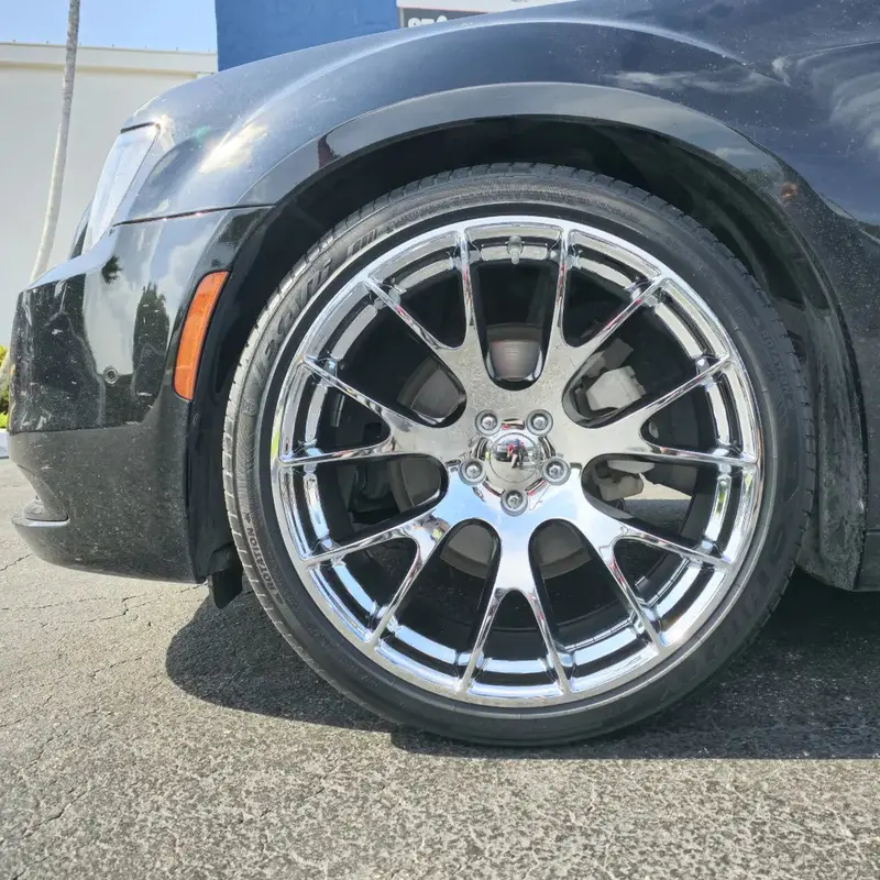 22 Inch Srt Hellcat Replica Chrome Wheels 22X9.5, 22X11 265/35Zr22 295/30Zr22 Lexani Lx-30  Chysler 300 1