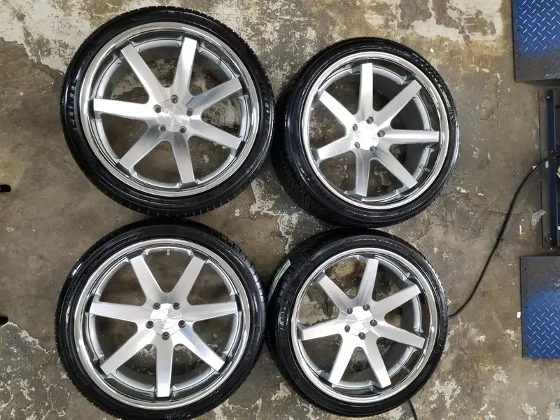 22" Inch Staggered Ferrada Fr1 Machine Silver W/ Chrome Lip Wheels 22X9 & 22X11 Rims & Tire Package 1