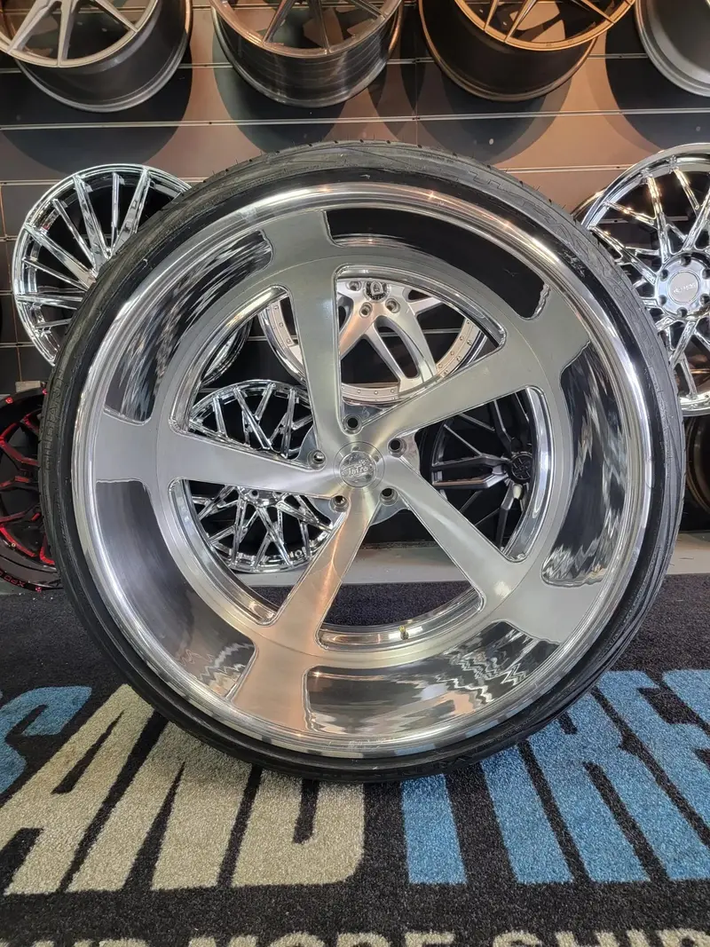 24X15 Intro Twisted Rally Brushed W/ Polished Wheels Staggered 1 Wheel Dalvin N. 1