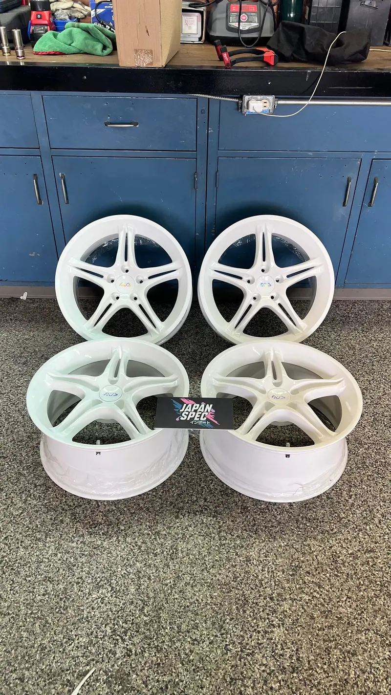 Yokohama Avs Model Vs5 18'' 1